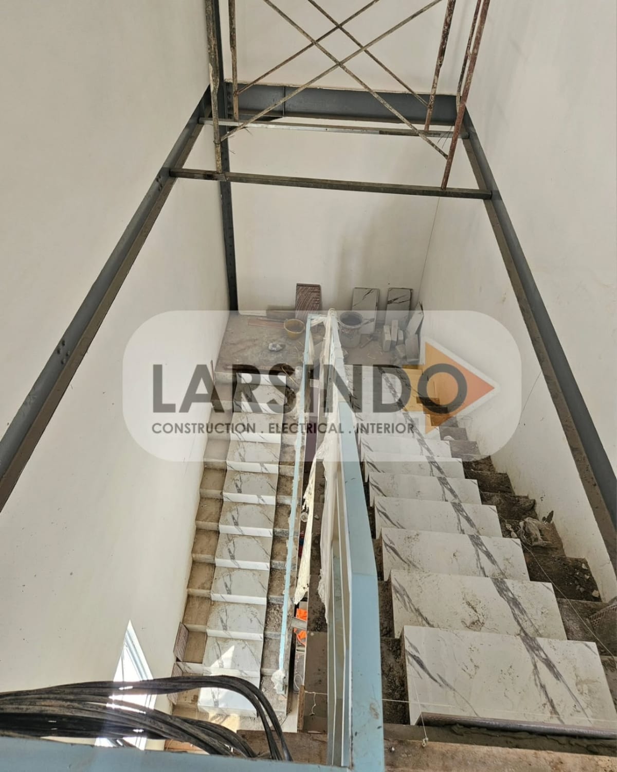 Rangka baja untuk struktur atap dan plafon