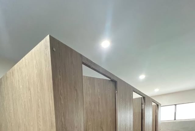 Bilik toilet ACP penuh PT. ASL Shipyard Indonesia